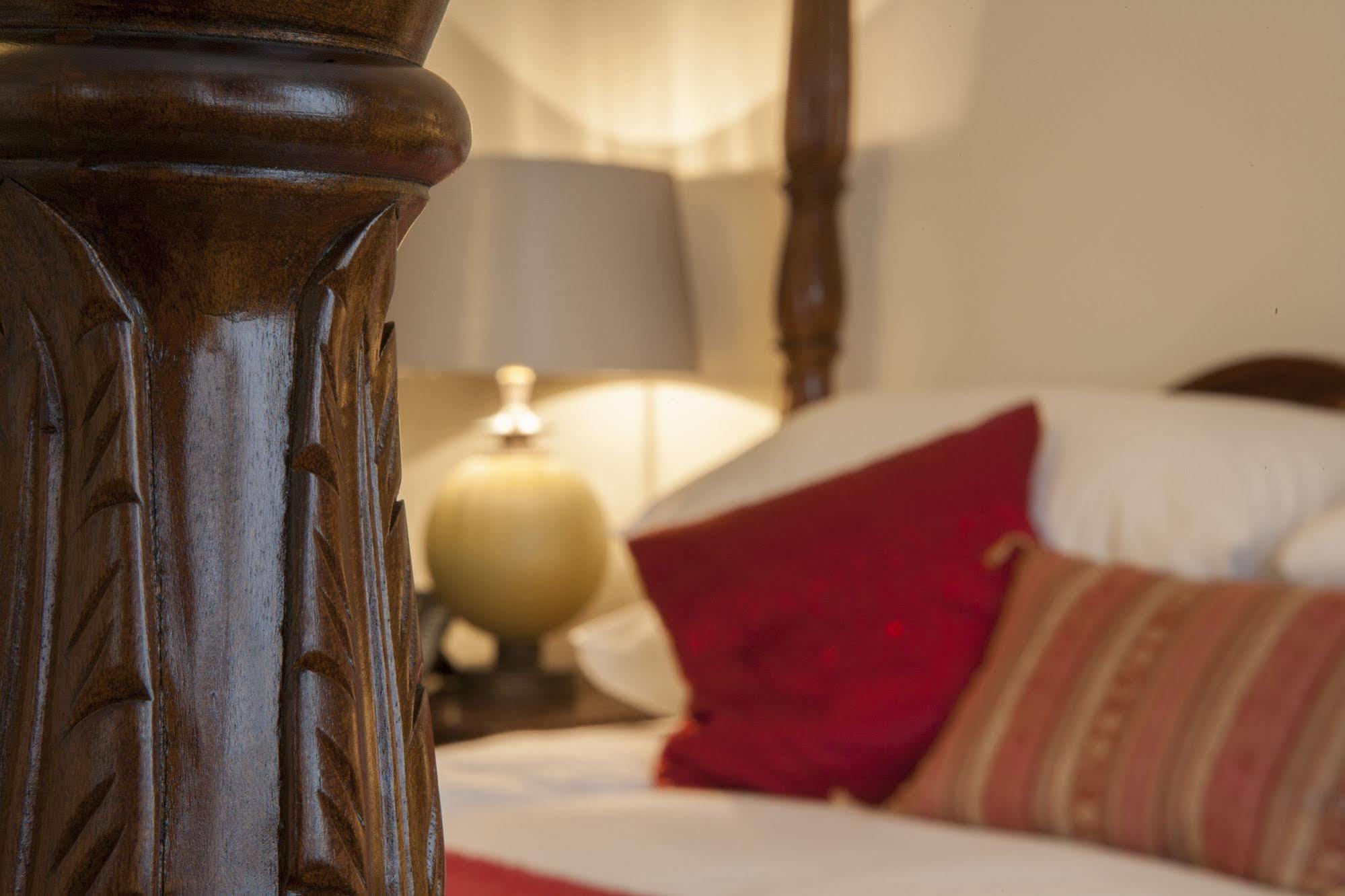 The Bishops Table Hotel Farnham  Zewnętrze zdjęcie