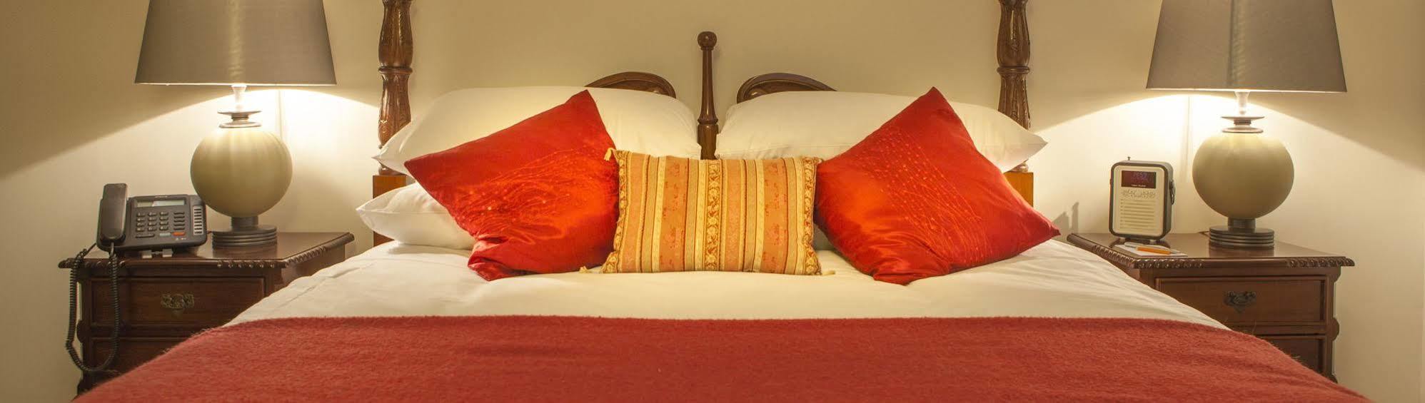 The Bishops Table Hotel Farnham  Zewnętrze zdjęcie